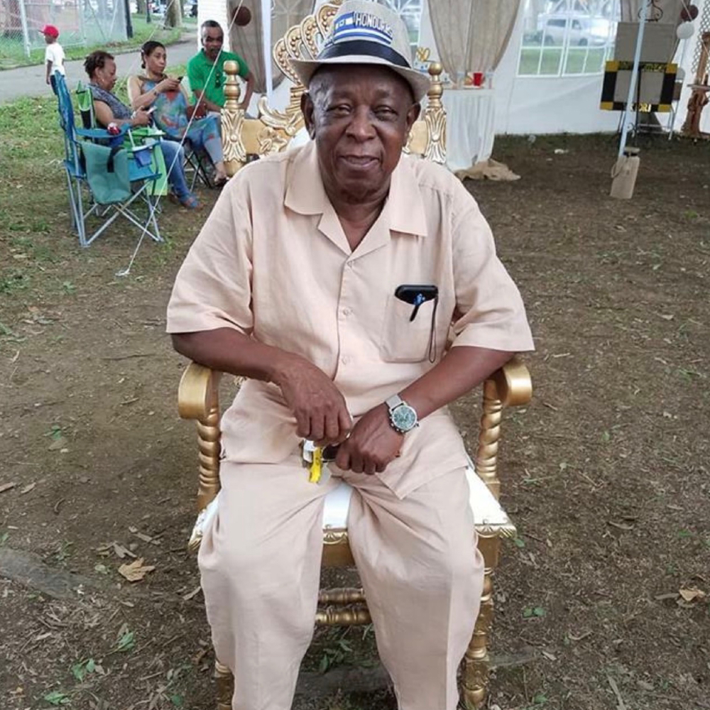 obituary photo for Víctor 