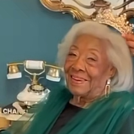 obituary photo for Valerie