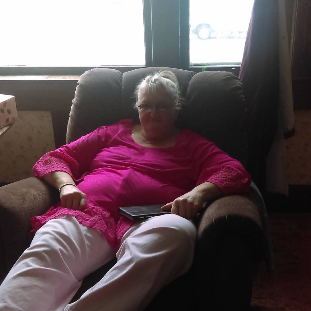 obituary photo for Linda