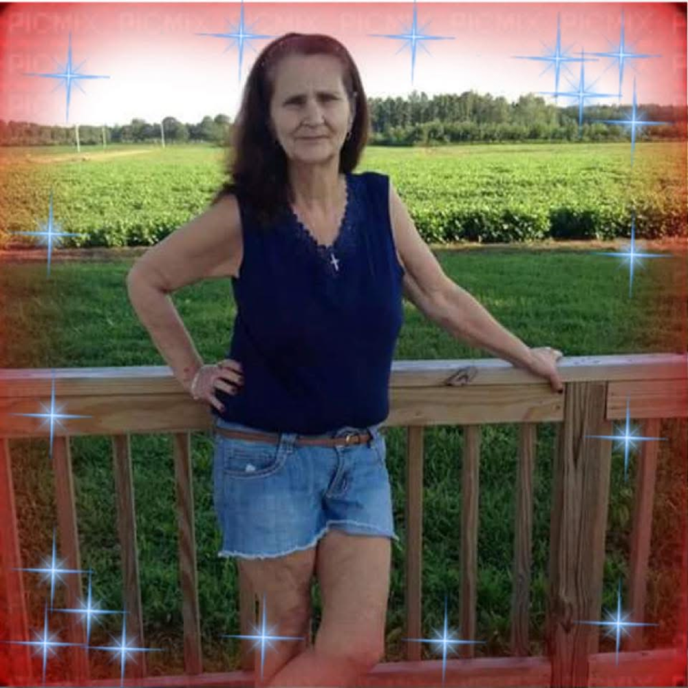 obituary photo for Lynda 