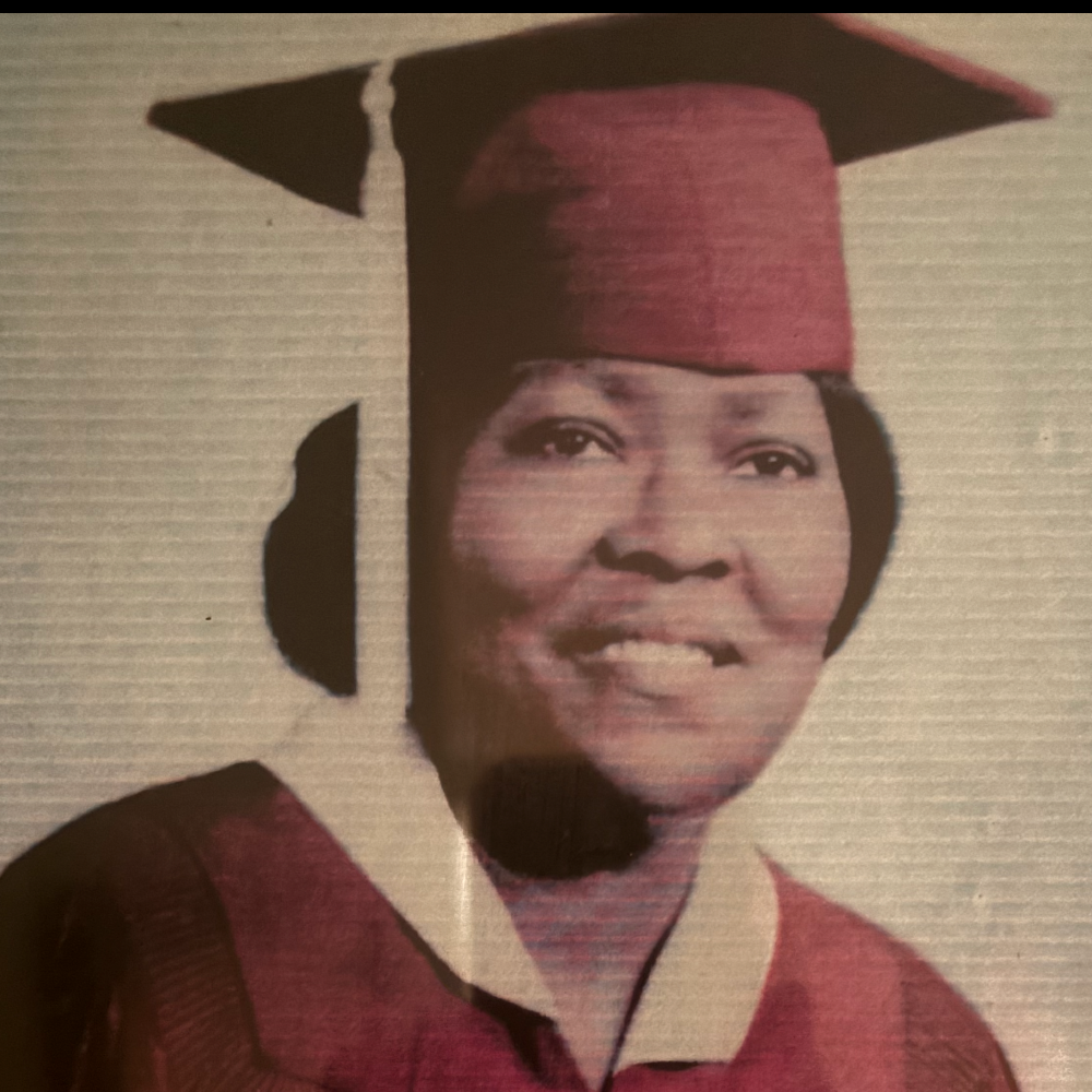 obituary photo for Sara